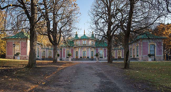 Kiialainen paviljonki, Wikipedia.jpg