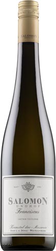 Kuukauden suosikki:  517797, Salomon Undhof Franciscus Grüner Veltliner 2014, Itävalta, 14,90 e